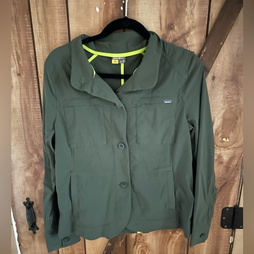 Eddie Bauer Flexion voyager II collection green shirt Size 10 Hiking